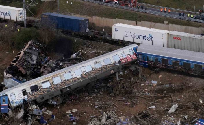 Yunanistan’daki tren faciası ile ilgili Başbakan Miçotakis hakkında dava açıldı