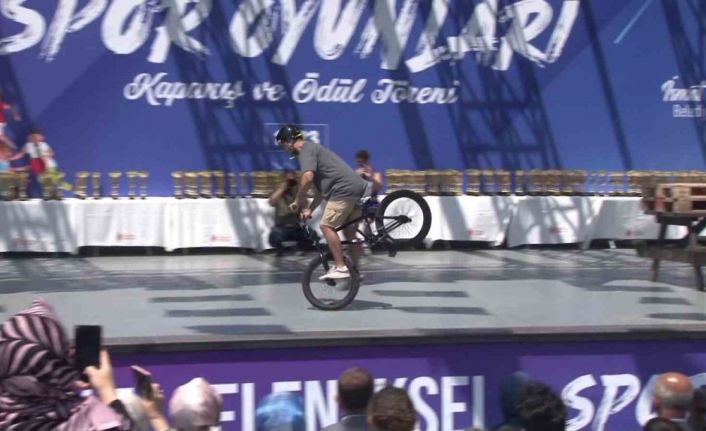 15. Geleneksel Ümraniye Spor Oyunları’nda ödüller sahiplerini buldu