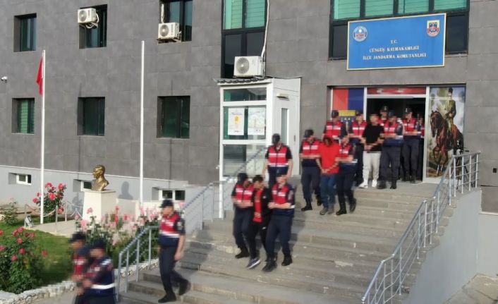 37 ilde 62 vatandaşı dolandıran şebeke çökertildi