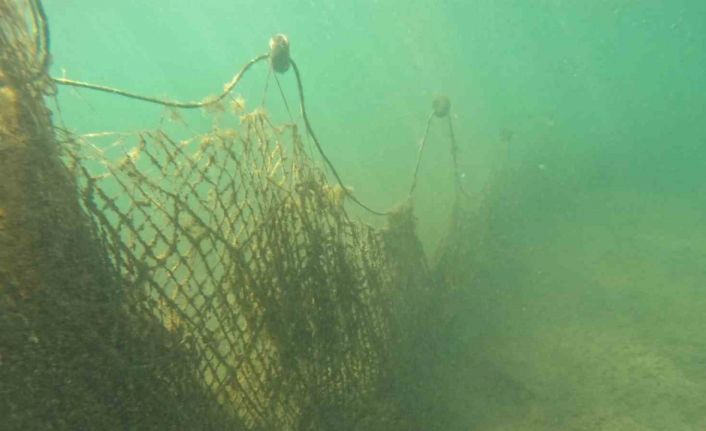 50 bin metrekare hayalet ağ denizlerden arındırıldı