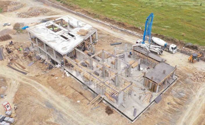 70 bin metrekare alanda inşa edilen Çayırova Millet Bahçesi bölgeye değer katacak