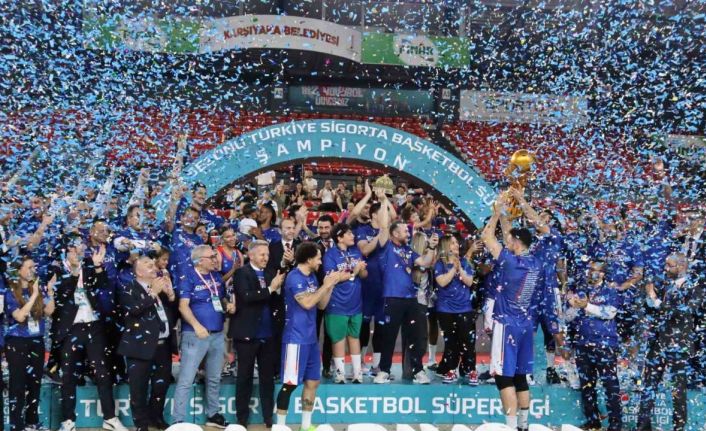 A. Efes kupasını aldı