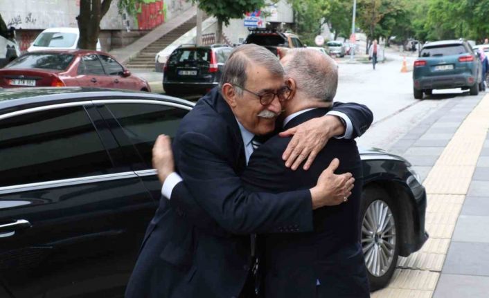 Abdülkadir Aksu’dan İhlas Medya Ankara Grubu Temsilcisi Kahraman’a ziyaret