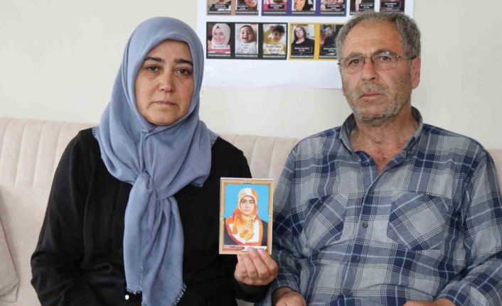 Acılı anne baba deprem sonrası bulunamayan kızı ve torunları için yardım istedi