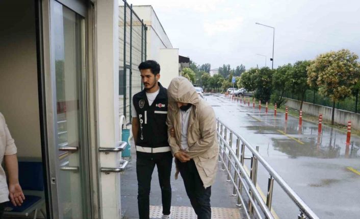 Adana’da piyasaya 4 milyon 500 bin TL sahte altın süren şebekeye operasyon