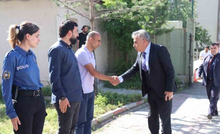 Ağrı Emniyet Müdürü Aydın’dan şehit ailesine ve görev başındaki polislere bayram ziyareti