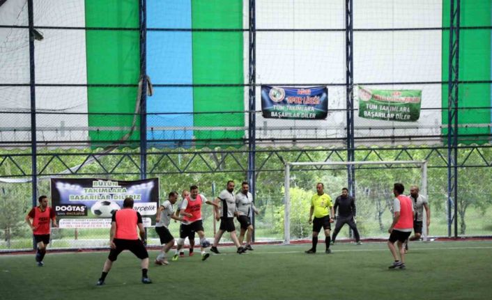 Ağrı’da "Geleneksel Öğretmenler Arası Futbol Turnuvası"
