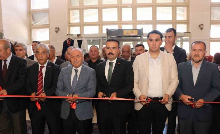 Ahlat’ta yılsonu sergisi