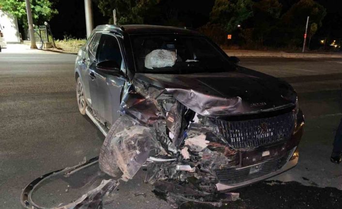 AK Parti Tunceli İl Başkanı Özaydın ve eşi trafik kazası geçirdi