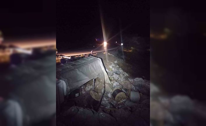 Akseki’de kamyon devrildi: 1 ölü, 1 yaralı