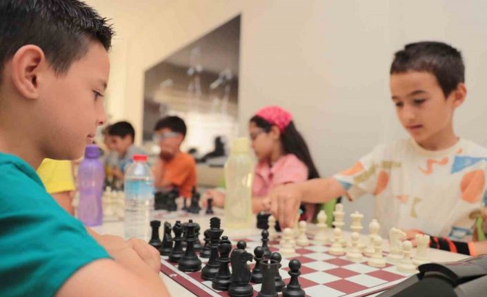 Aliağa’da yaz dönemi satranç kurs kayıtları başlıyor