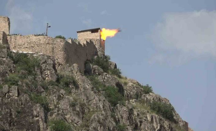 Amasya’da Cumhurbaşkanı Erdoğan için kaleden top atışları yapıldı