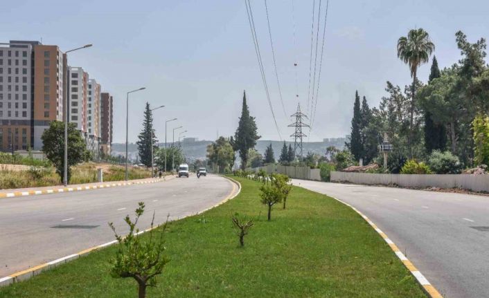Antalya’nın kurtuluş caddesi yemyeşil oldu