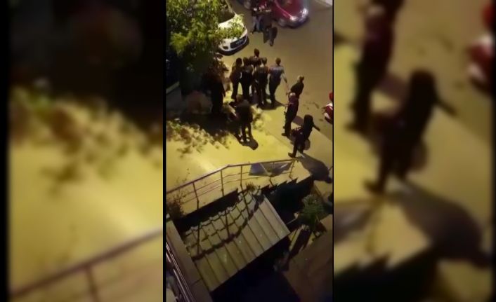 Ataşehir’de polis ve bekçilere hakaret ve mukavemet eden iki şahıs gözaltına alındı