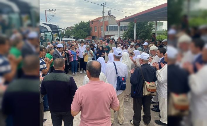 Ayvacık’ta hacı adayları kutsal topraklara uğurlandı
