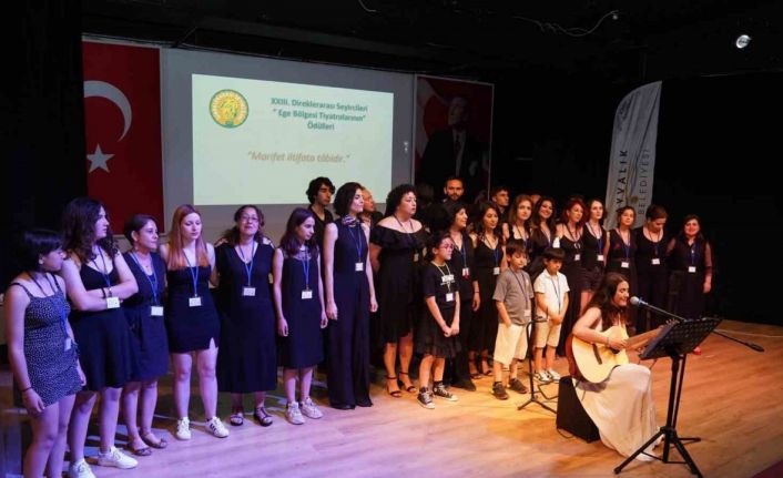 Ayvalık Belediye Tiyatrosu’na iki ödül daha geldi