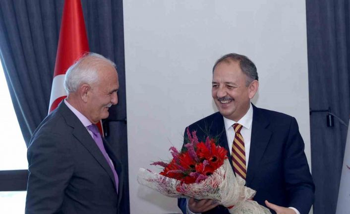 Bakan Özhaseki, AK Parti Yerel Yönetim lerine atanan Yılmaz’ı tebrik etti