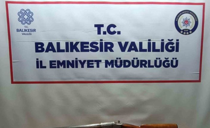 Balıkesir’de polis 26 aranan şahsı yakalandı