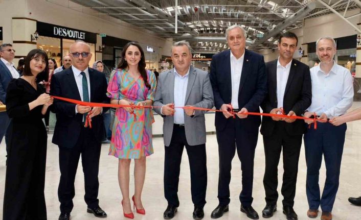 Başkan Bakkalcıoğlu resim sergisi açılışına katıldı