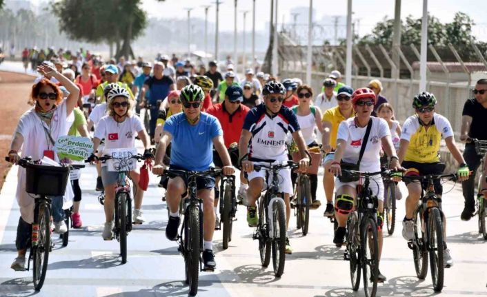 Başkan Seçer, Mersinlilerle birlikte pedal çevirdi