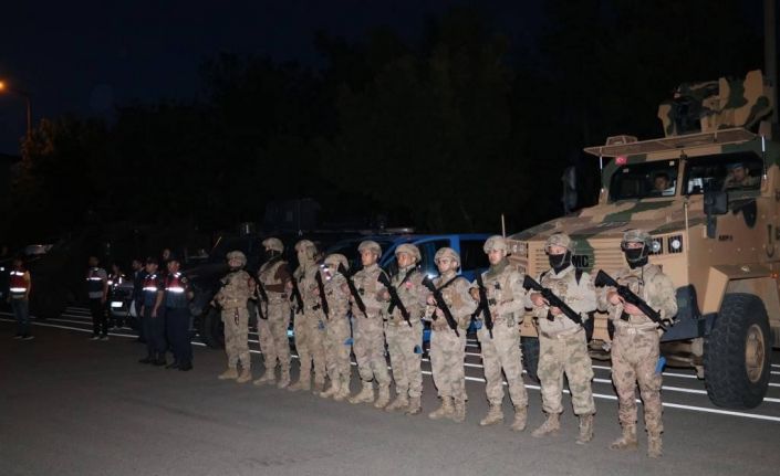 Batman merkezli 3 ilde terör örgütü PKK’nın finans yapılanmasına operasyon: 8 gözaltı