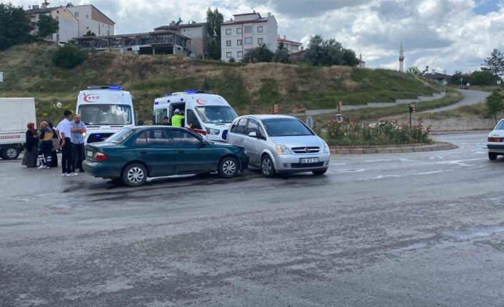 Bayram gezmesinde trafik kazası: 3’ü çocuk 5 yaralı