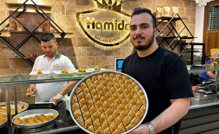 Bayram öncesinde baklava kuyruğu