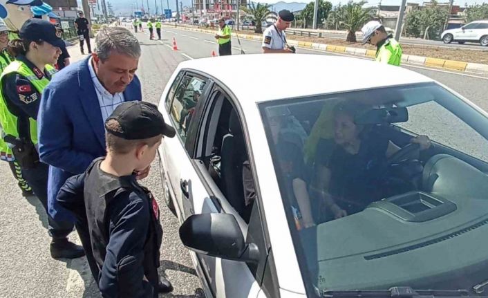 Bayram tatili boyunca her 10 kilometrede bir trafik ekibi görev yapacak