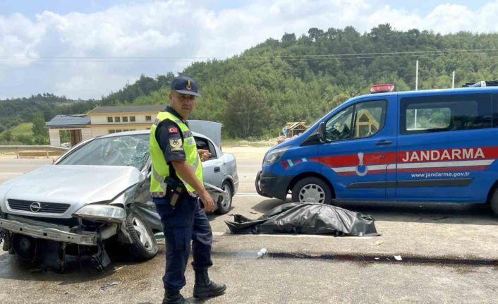 Bayram ziyareti dönüşü feci kaza: 1 ölü, 4 yaralı
