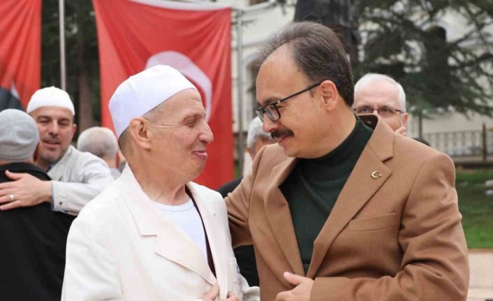 Bilecik’te hacı adayları dualarla uğurladı