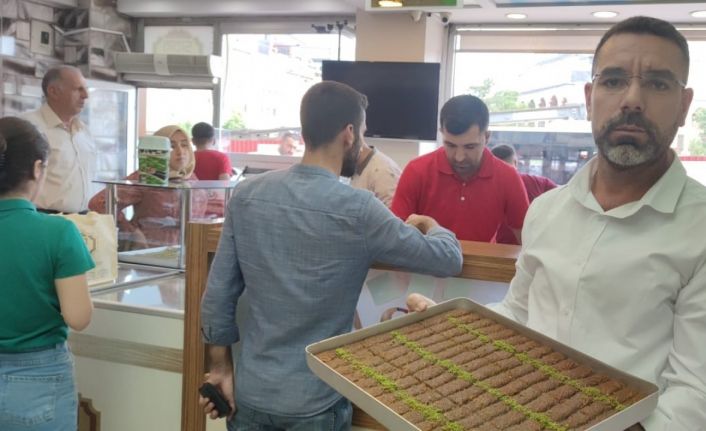Bingöl’de tatlıcıların bayram mesaisi