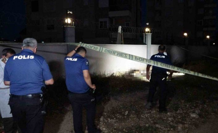 Boş arazide 25 yaşındaki kadının cansız bedeni bulundu