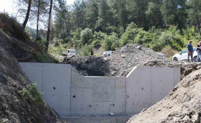 Bozköy Deresi’nde tersip bendi imalatları sürüyor