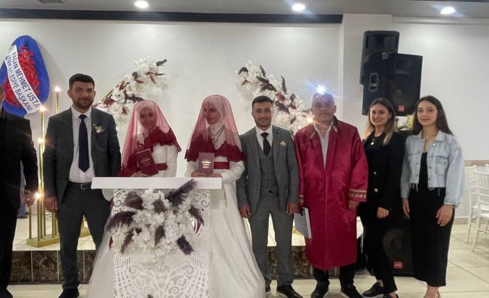 Bursa’da 2 erkek ve 2 kız kardeş aynı masada ‘evet’ dedi