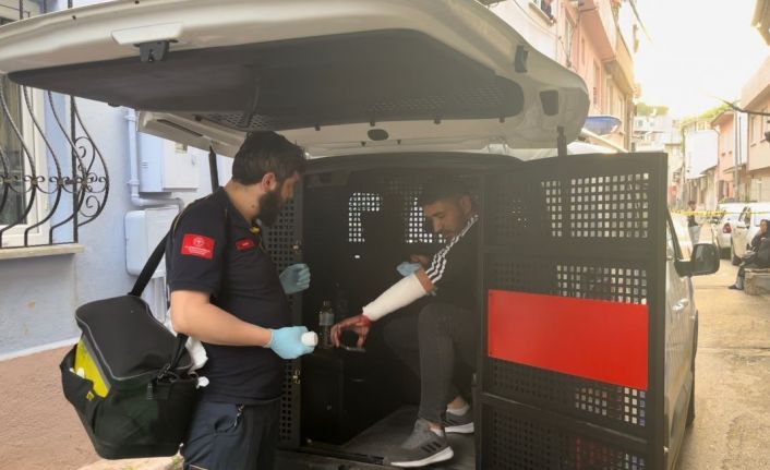 Bursa’da cezaevinden çıkan kişi üvey babası ve annesini bıçakladı