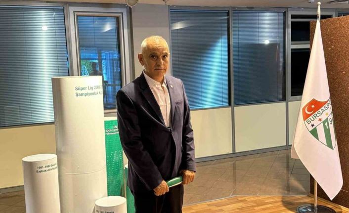 Bursaspor başkanlığına tek aday olan Recep Günay yine karar değiştirdi