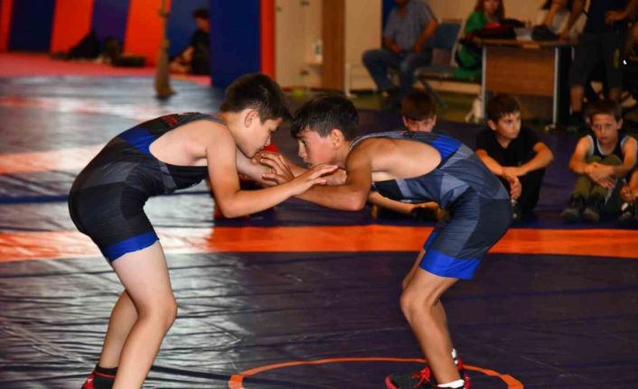 Büyükşehir’in Yaz Spor Okulları 20 ilçeye yayıldı