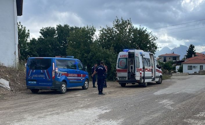 Cani damat kayınvalidesini öldürdü: Önce boğazını kesti, sonra 8 bıçak darbesi vurdu