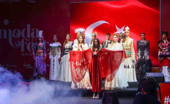 Çiçek gibi festival ModaFest Finali renkli görüntülerle sona erdi