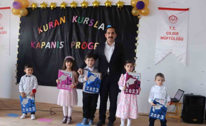 Çıldır Kuran Kursu öğrencilerinin karne sevinci