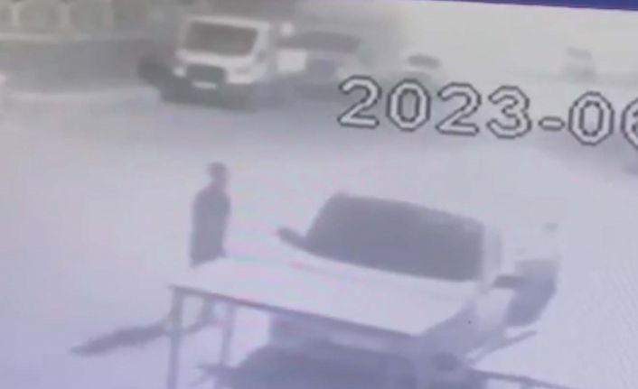 Cizre’de park halindeki araçlara çirkin saldırı