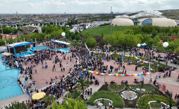 Çocuklar ve aileleri “Karne Şenliği ve Yaza Merhaba” etkinliği için Selçuklu’ya akın etti