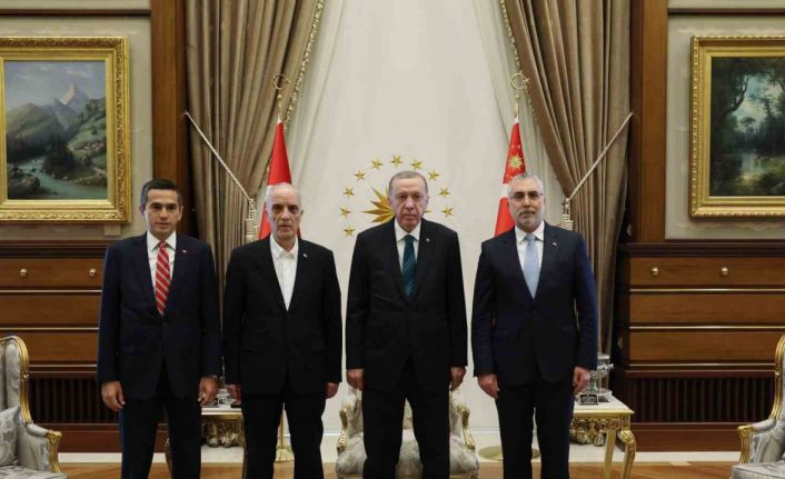 Cumhurbaşkanı Erdoğan, Bakan Işıkhan ile TİSK Başkanı Akkol ve Türk-İş Başkanı Atalay’ı kabul etti