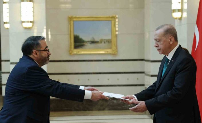 Cumhurbaşkanı Erdoğan, Peru Büyükelçisi Cesar Augusto De Las Casas Diaz’ı kabul etti