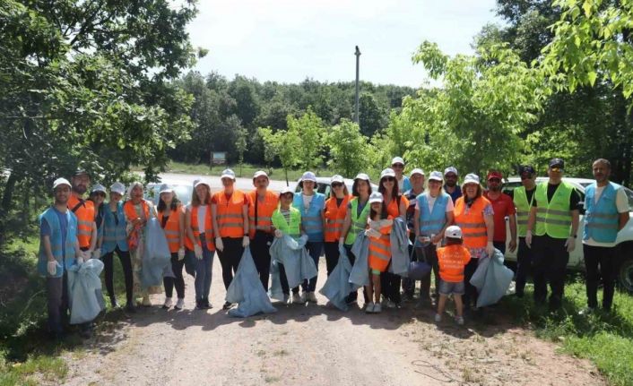 Daha temiz bir çevre için 525 kilo çöp topladılar