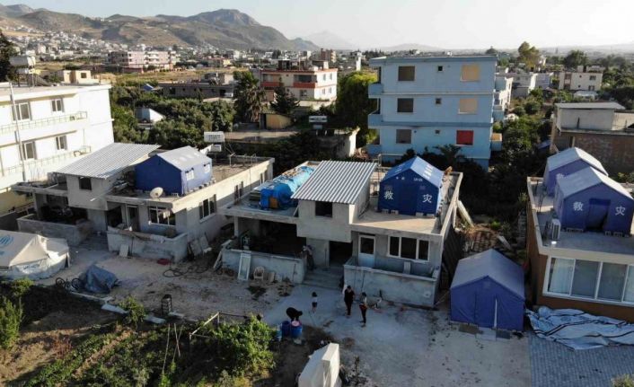 Deprem korkusu öyle bir şey yaptırdı ki, gören bir daha bakıyor