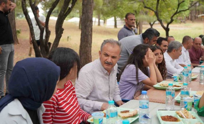 Depremzede öğrencilere moral etkinliği