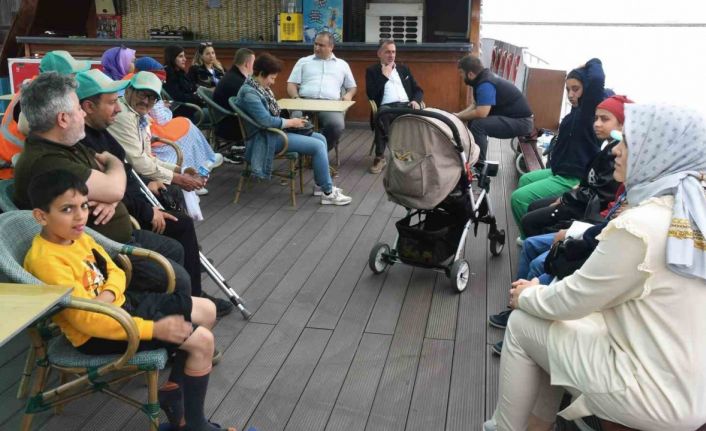 Depremzede özel bireyler Samsunum 1 gemisi ile deniz turu yaptı