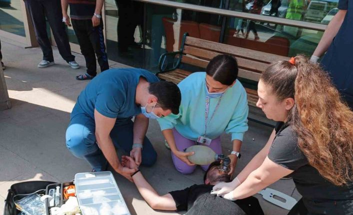 Devlet Hastanesinde gerçeğini aratmayan afet ve acil durum tatbikat