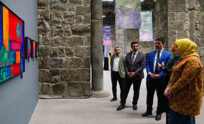 Diyarbakır’da iki sergi sanatseverlerle buluştu